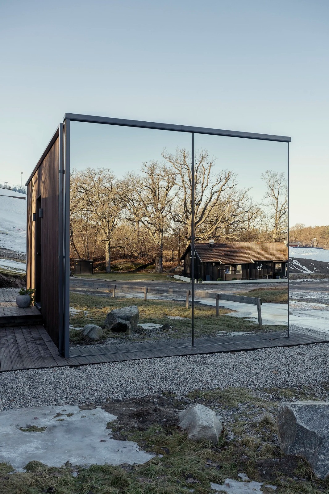 Modular house — mirrored glass exterior
